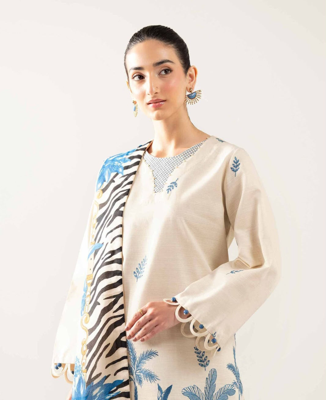 NISHAT 3PC DHANAK EMBROIDERY SC 32
